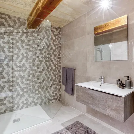 Charming + Modern 1br House In Historic By 360 Estates Hotel 4*